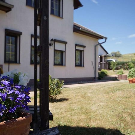 Ferienwohnungen Beim Fischer Und Sin Fru Klein Zicker Exterior foto