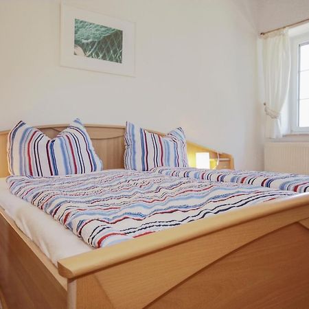 Ferienwohnungen Beim Fischer Und Sin Fru Klein Zicker Exterior foto